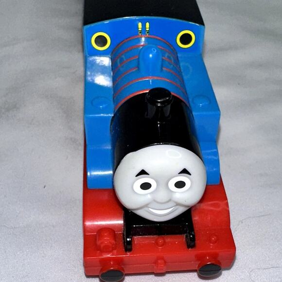 Thomas and Friends TrackMaster 2009 Thomas #1 Motorized Train with Tender Car - Picture 3 of 12